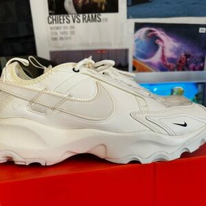 Nike TC 7900